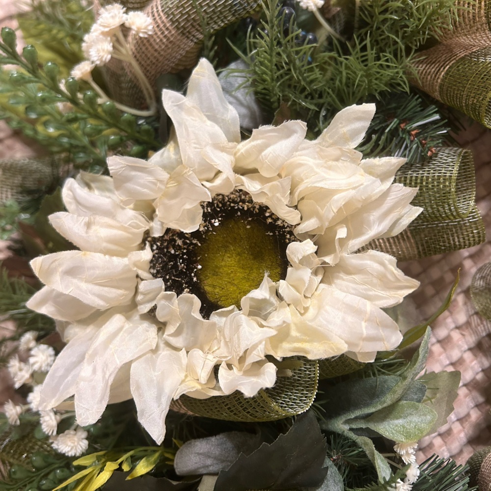 Handmade Wreath - Picture 2 of 6